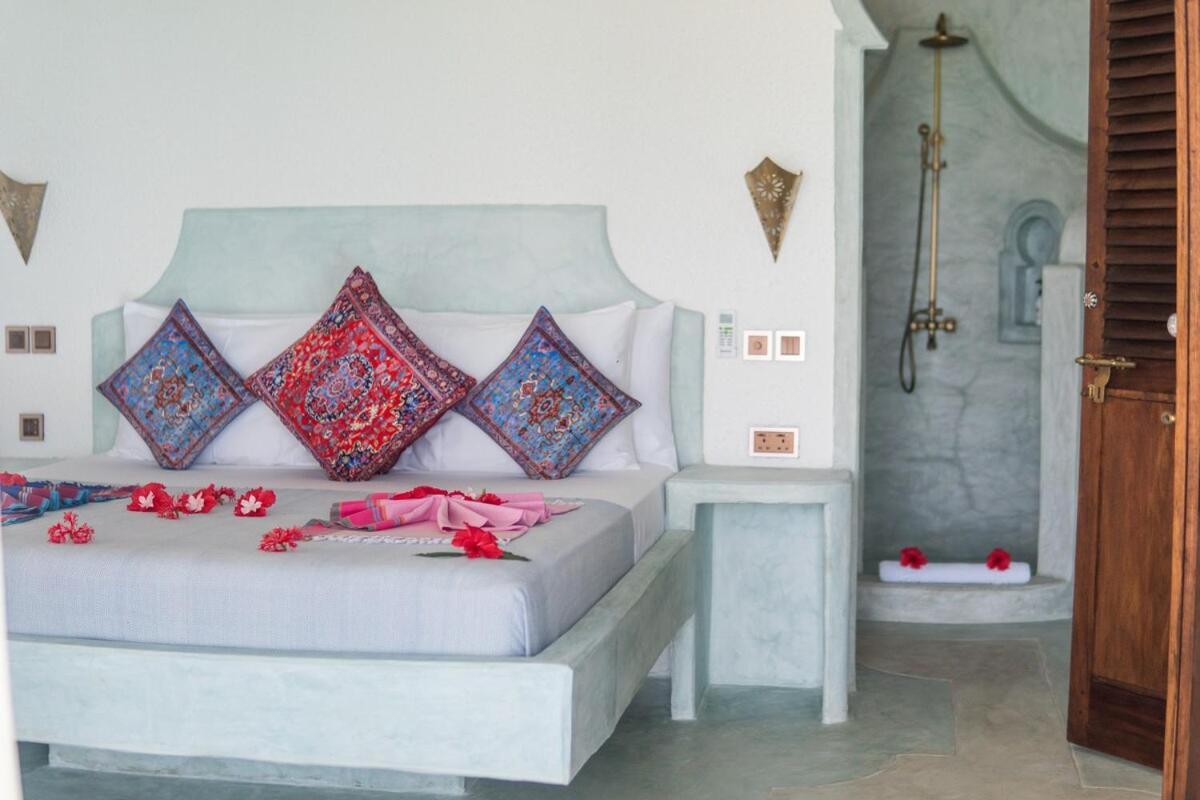 Spacious Three-bedroom Groundfloor Beachfront Villa *