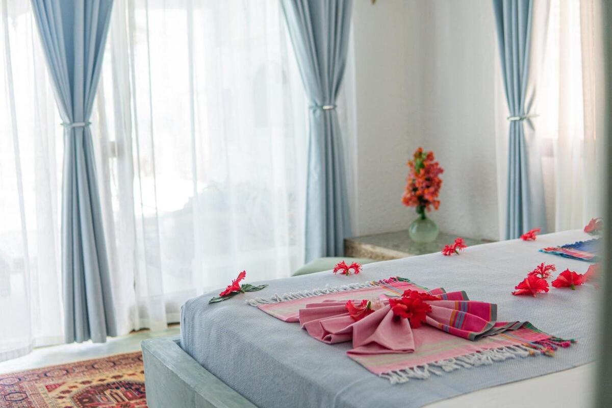 Spacious Three-bedroom Groundfloor Beachfront