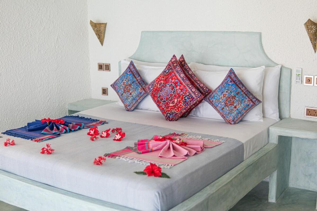 Villa Spacious Three-bedroom Groundfloor Beachfront Jambiani (Zanzibar)