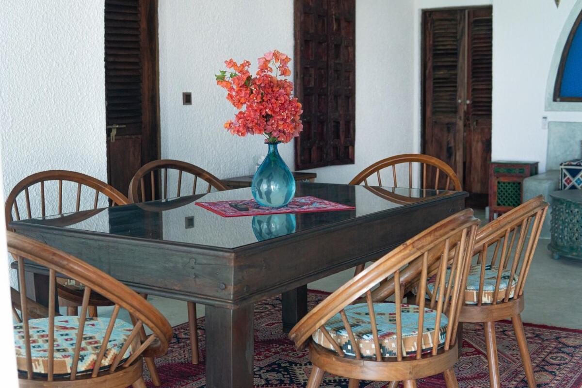 Spacious Three-bedroom Groundfloor Beachfront