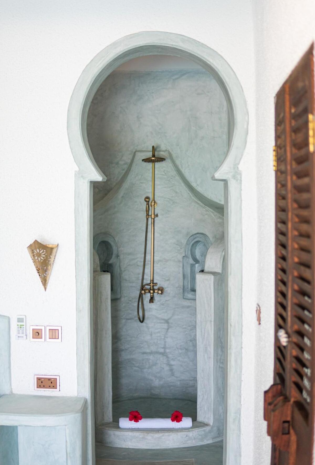 Spacious Three-bedroom Groundfloor Beachfront * Jambiani (Zanzibar)