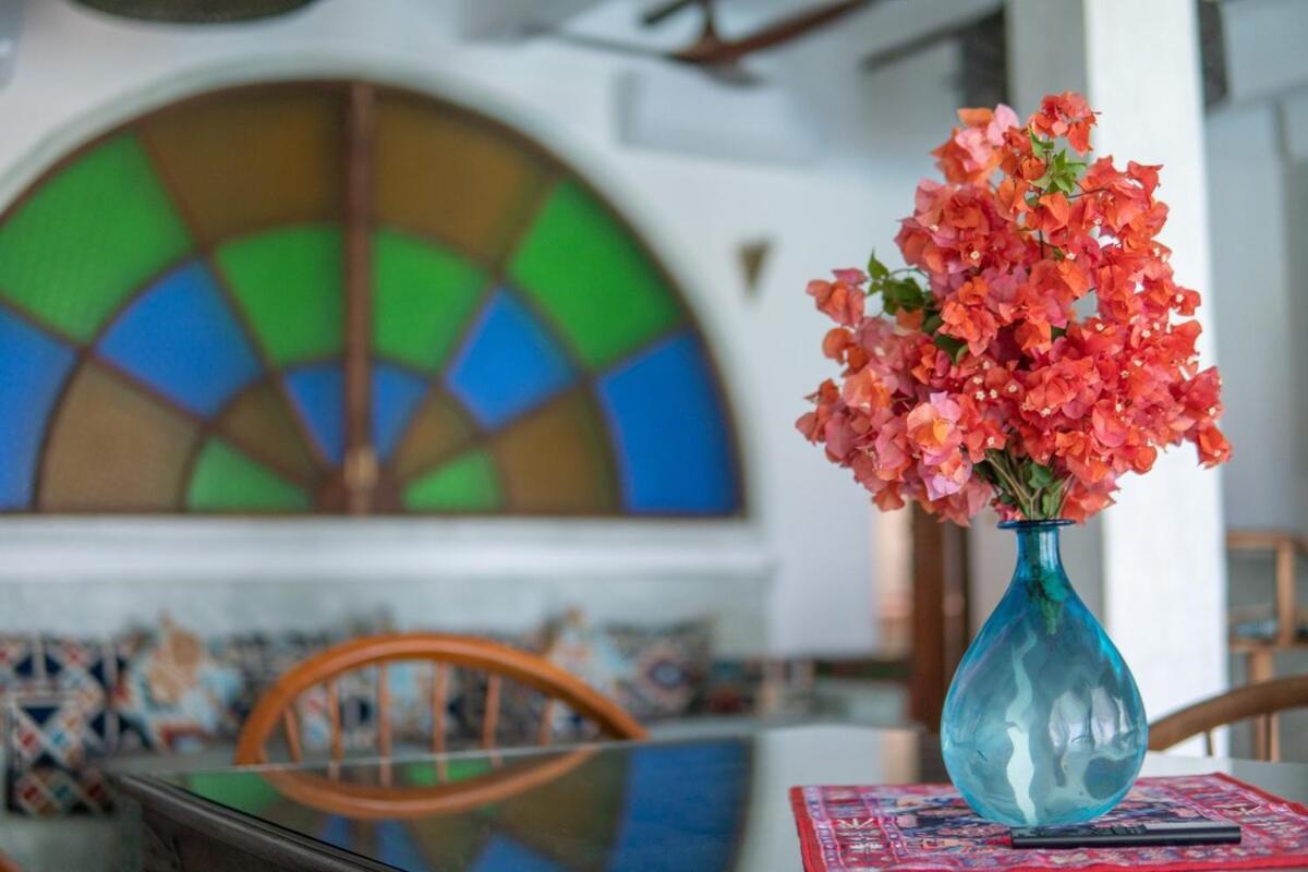 Spacious Three-bedroom Groundfloor Beachfront * Jambiani (Zanzibar)