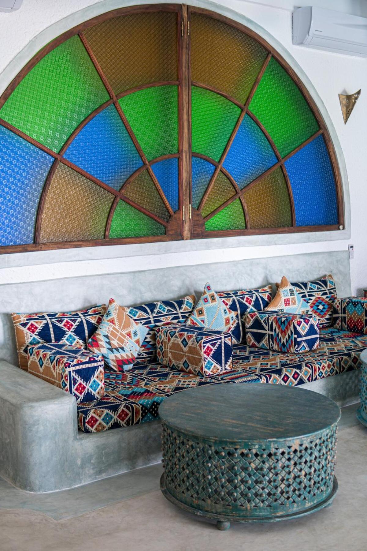 Spacious Three-bedroom Groundfloor Beachfront * Jambiani (Zanzibar)