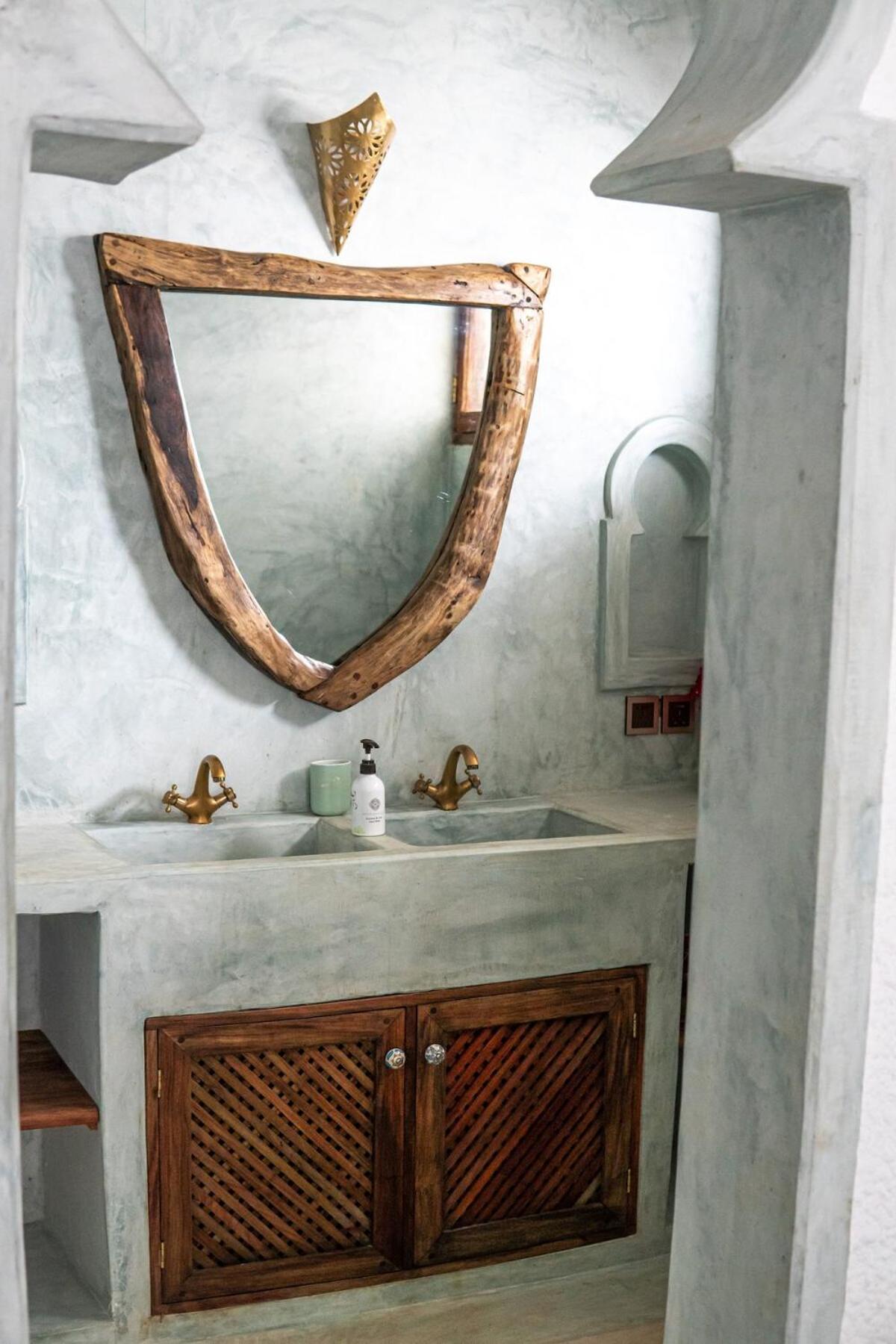 Spacious Three-bedroom Groundfloor Beachfront Villa *