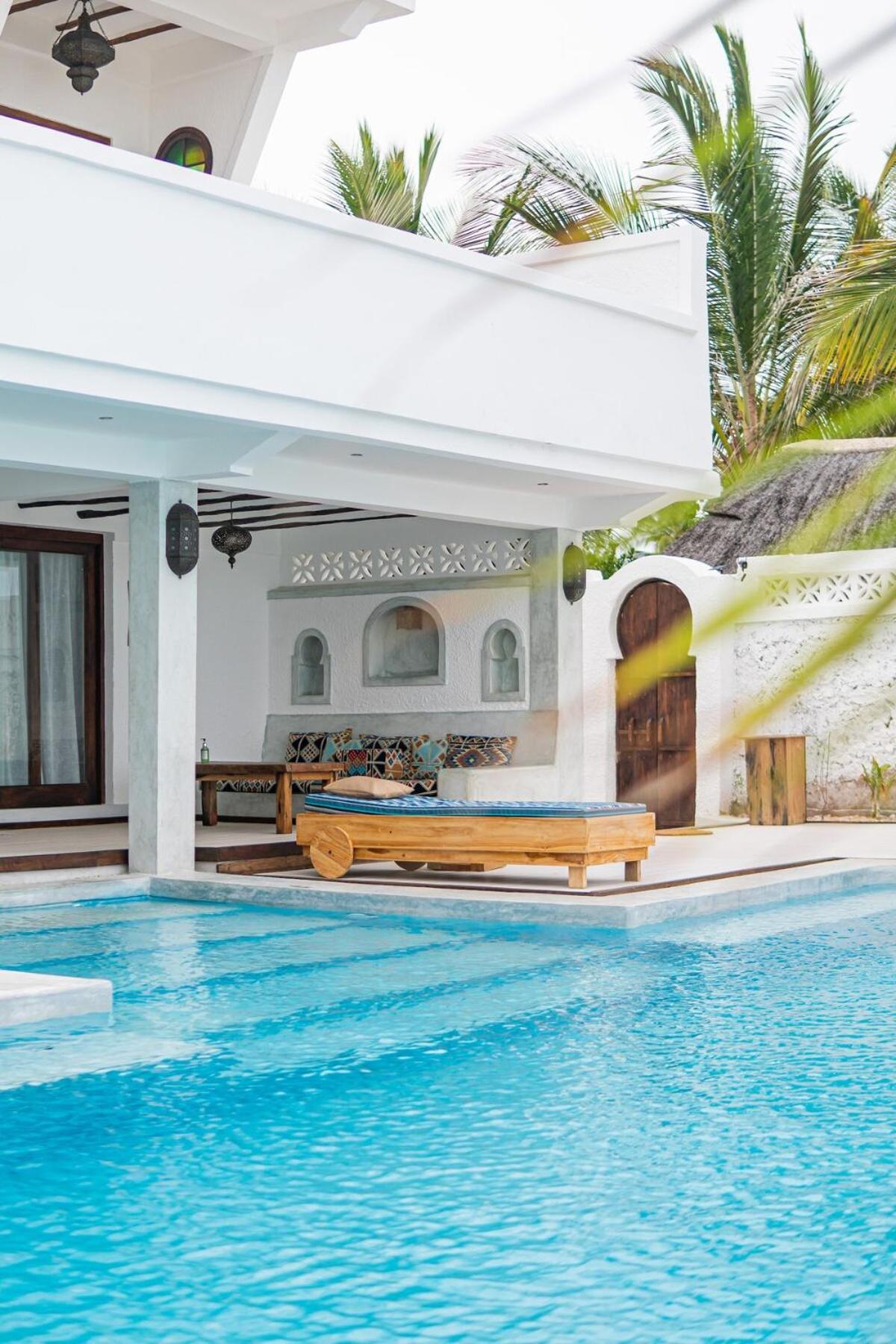 Villa Spacious Three-bedroom Groundfloor Beachfront